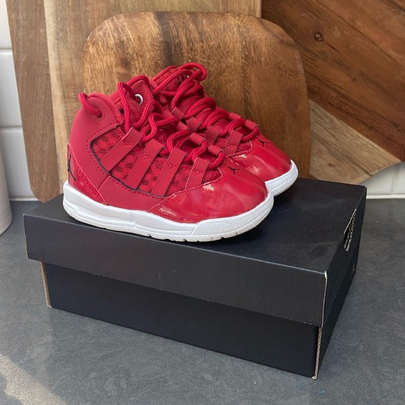 Air Jordan Max Aura (University Red), TD Size 5C - Picture 1 of 12